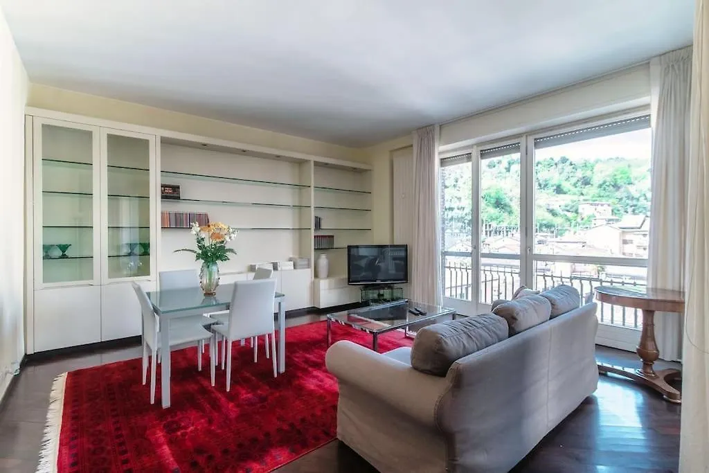 Apartamento Elegante Casa Con Garage Ac Wifi Balcony Como 0*,  Italia