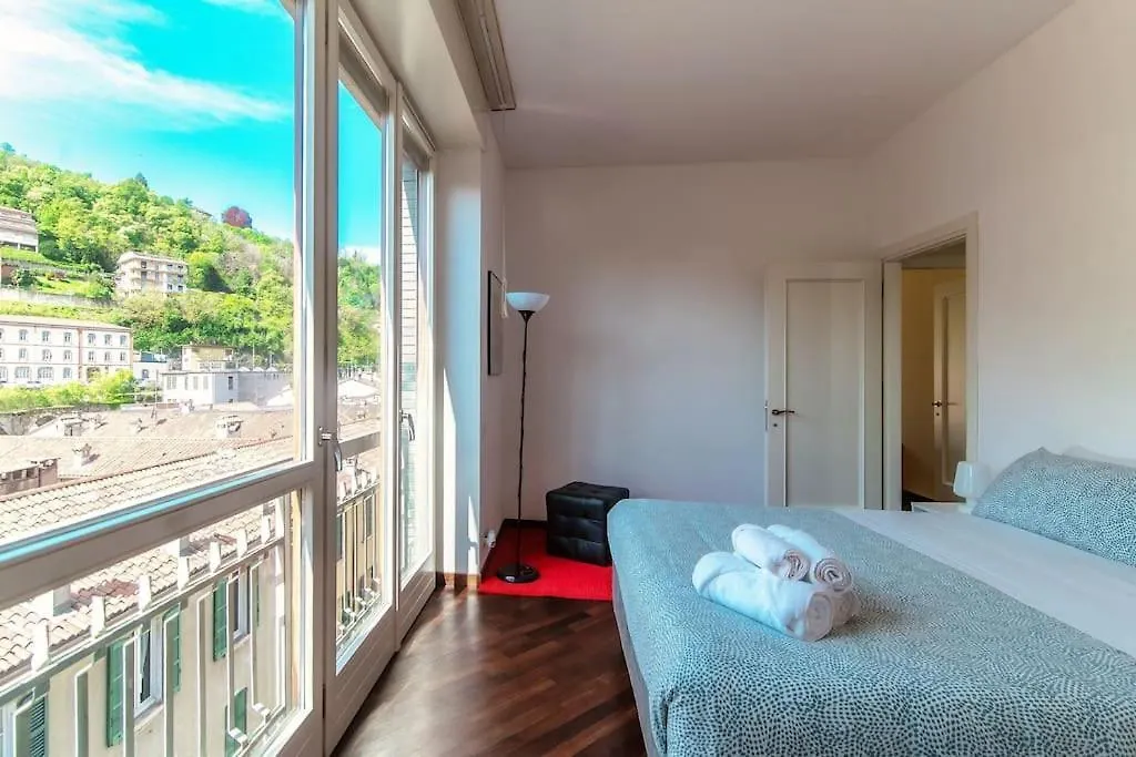 Apartamento Elegante Casa Con Garage Ac Wifi Balcony Como 0*,